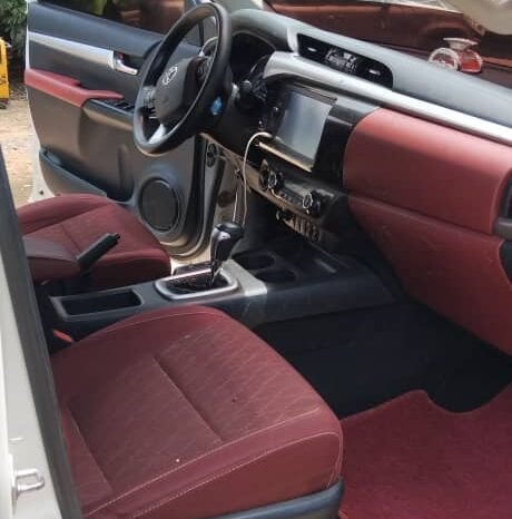 
Toyota Hilux full									