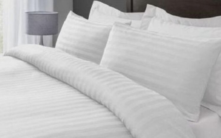 
5×6 – White stripped bedsheets full									