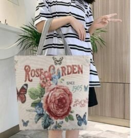 
Fashionable tote bag – big enough for all your basic stuff, shopping, work full									