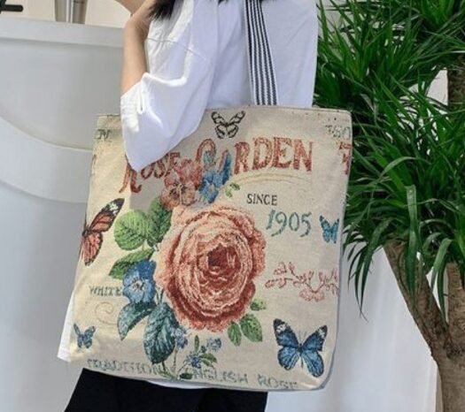 
Fashionable tote bag – big enough for all your basic stuff, shopping, work full									