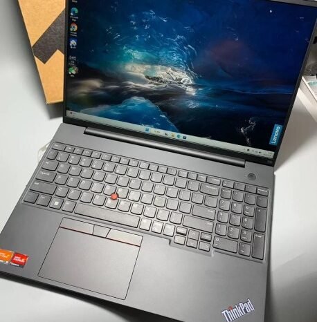 
Used Laptop Juba Lenovo full									